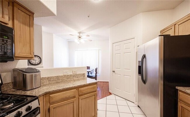 Building Photo - 6480 Annie Oakley Dr