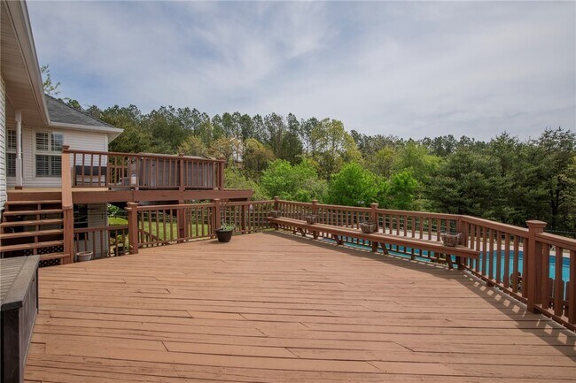 Building Photo - 14198 Rolling Hills Dr
