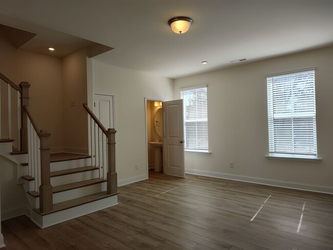 Building Photo - Beautiful Pristine, move-in ready Townhome...