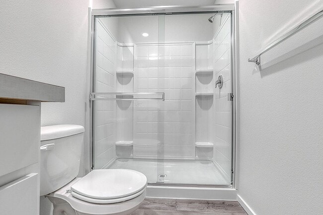 Building Photo - 3 Bedroom 2.5 Bathroom Home with Beautiful Finishes!!