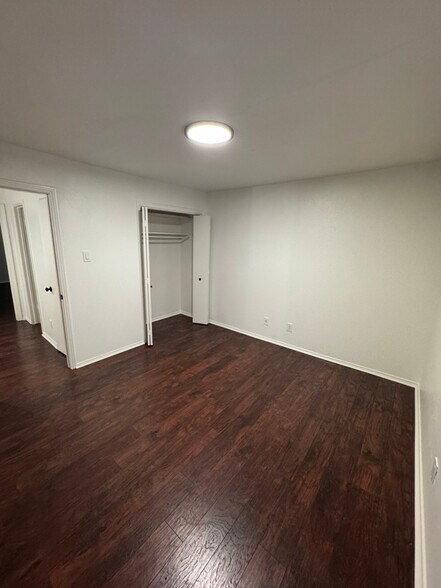 Building Photo - 900 S Weatherred Dr