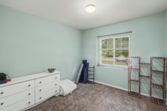 Building Photo - 4787 Sunvalley Dr