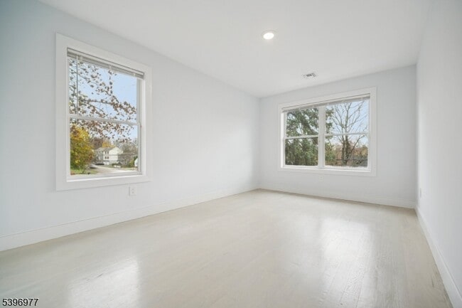 Building Photo - 134 Hillside Ave