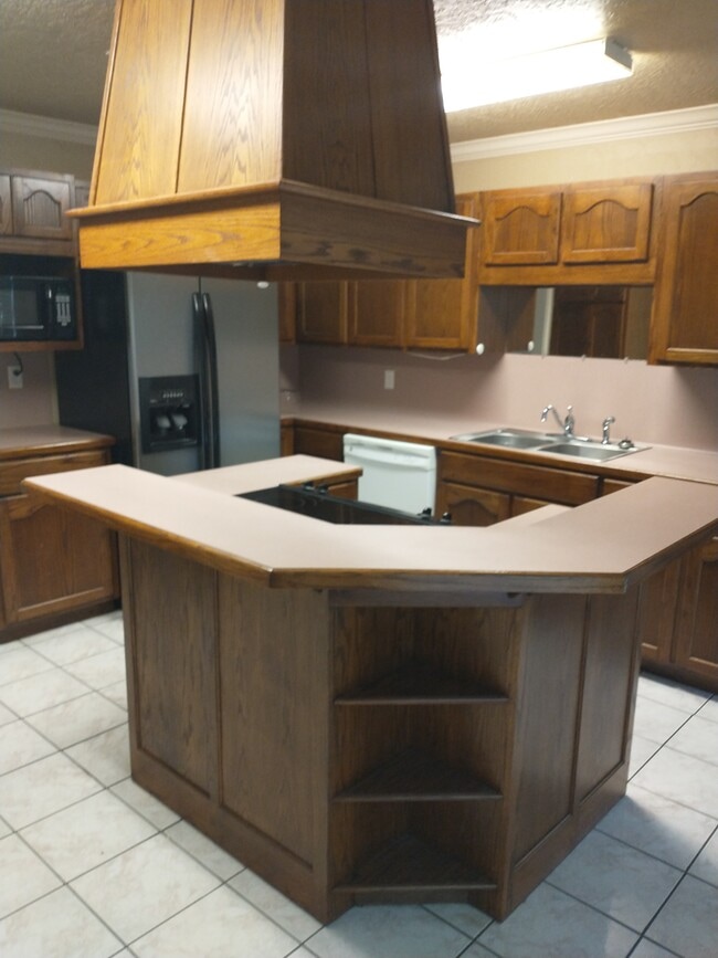Building Photo - 7606 Cobblestone Terrace