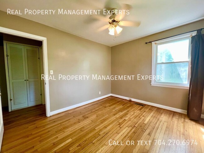 Building Photo - 1105 Balthis Dr