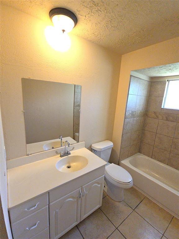 Building Photo - 4718 Reynaldo Dr