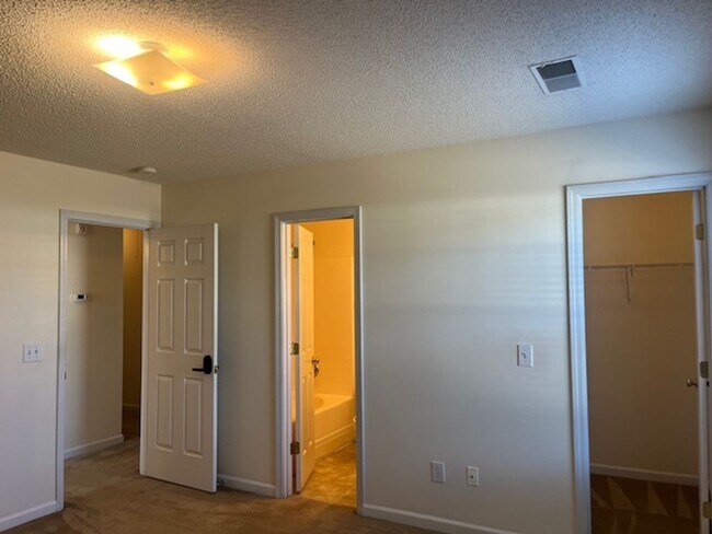 Building Photo - Spacious 3-Bedroom Home with Loft & Large Backyard!