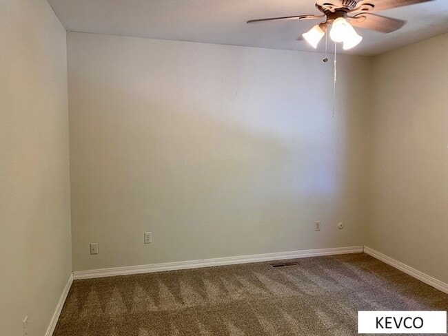 Building Photo - Wonderful Home in Campus West!