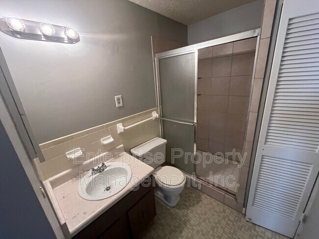 Building Photo - 2827 Sonora Dr