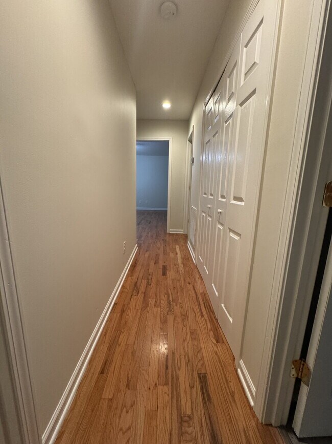 Building Photo - 46 Madison Heights Dr