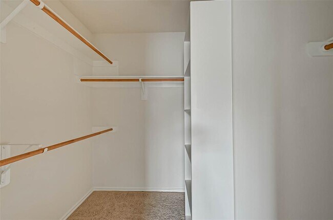 Building Photo - 22 Wickerdale Pl