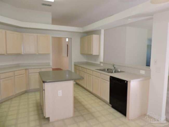 Building Photo - 7061 Season Dr