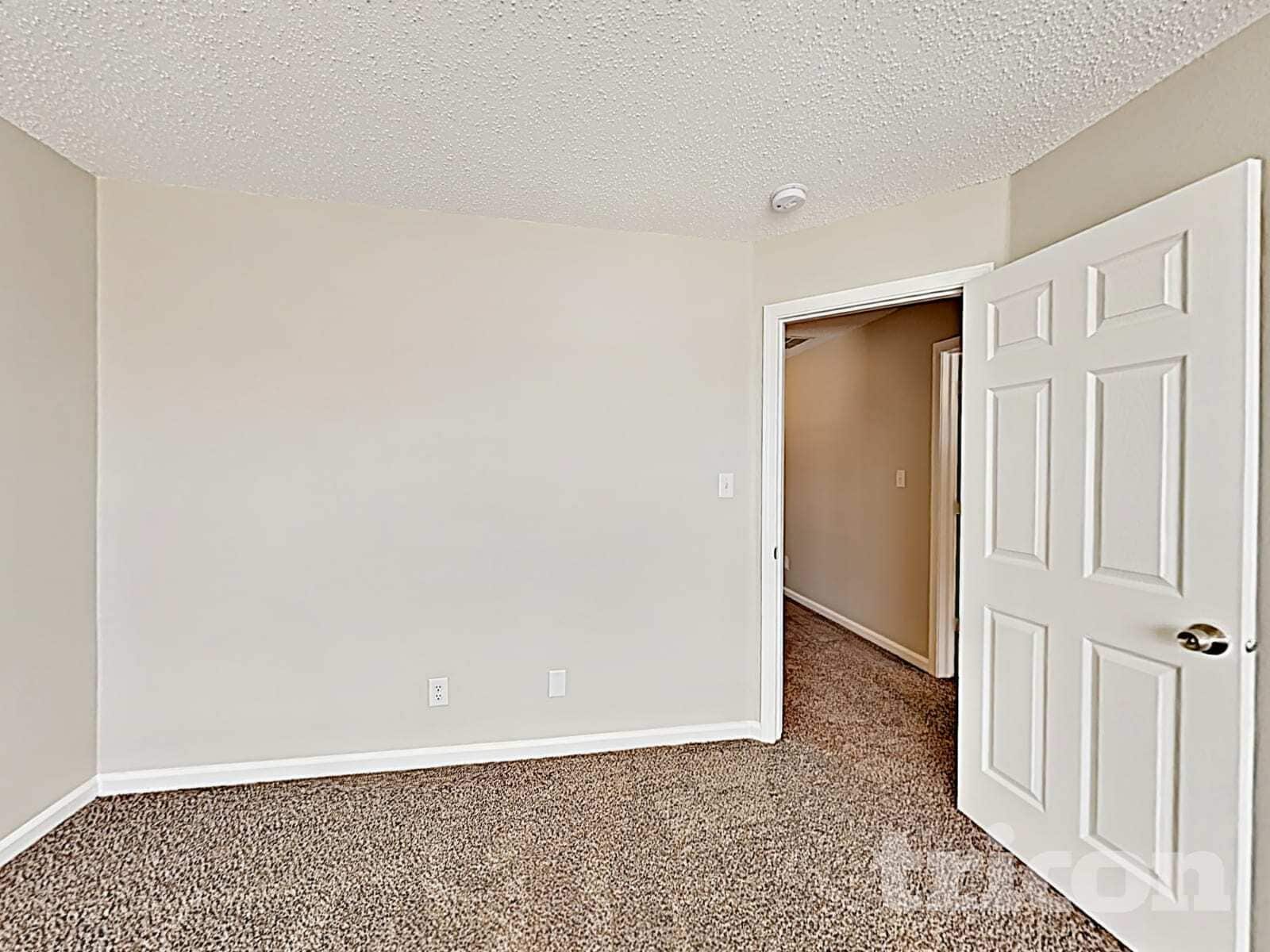 Building Photo - 3916 Roundwood Dr
