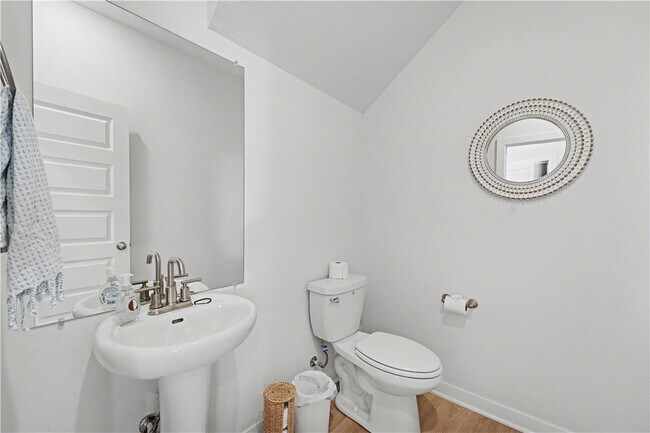 Building Photo - 4885 W Triangle St