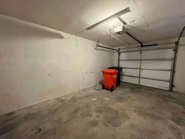 Building Photo - 103 Red Cedar Run