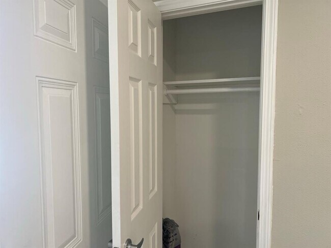 Building Photo - 5550 N Braeswood Blvd