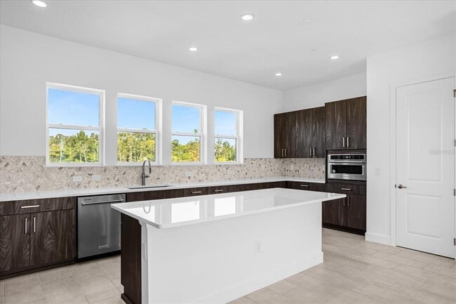 Building Photo - 2362 Brix St