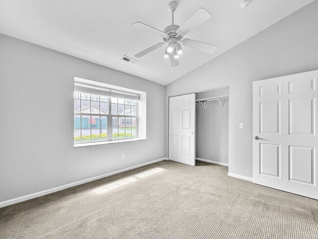 Building Photo - Beautiful 2BR 2BA Home w/ Sunroom • Full Kitchen Suite • Attached Garage in Columbus