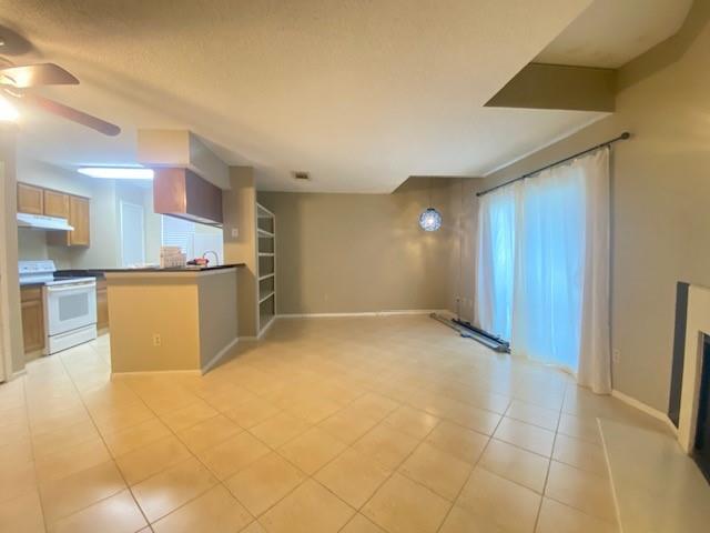 Building Photo - 2120 El Paseo St