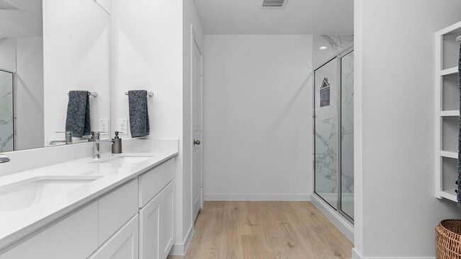 Building Photo - 3819 Langridge Dr