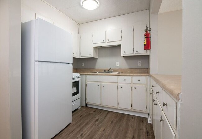 Building Photo - 2012 18th Pl N