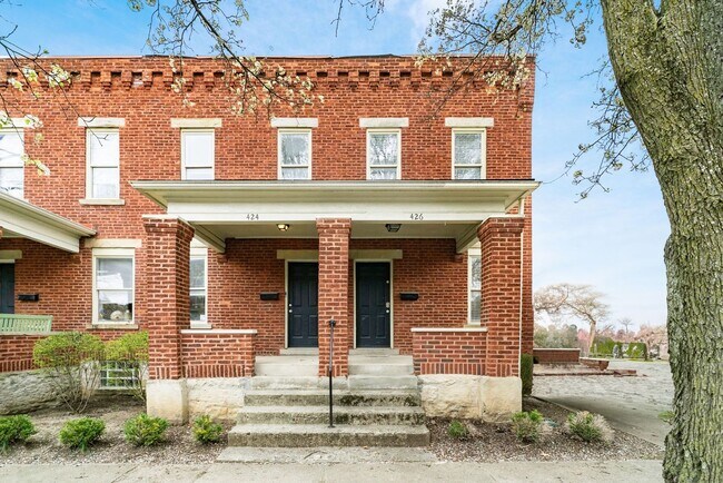 Building Photo - Available Now!!! Newly Renovated Merion Vi...