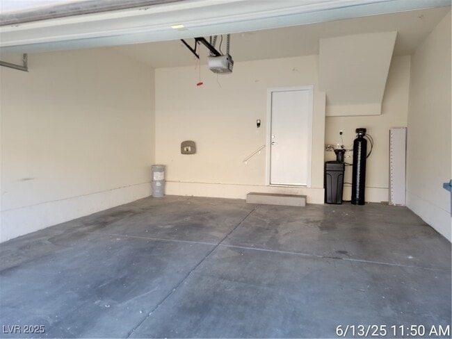 Building Photo - 2327 Koho Dr