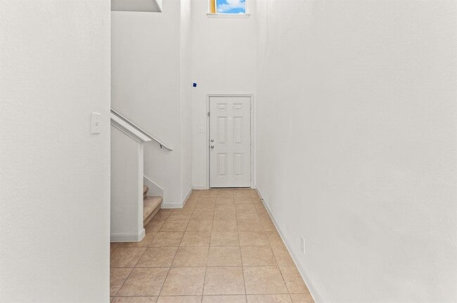 Building Photo - 1620 Bryant Dr