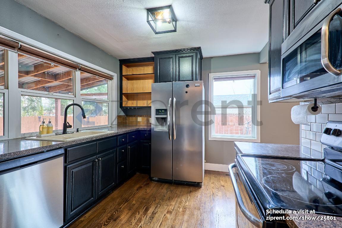 Building Photo - 2418 SE 141st Ave