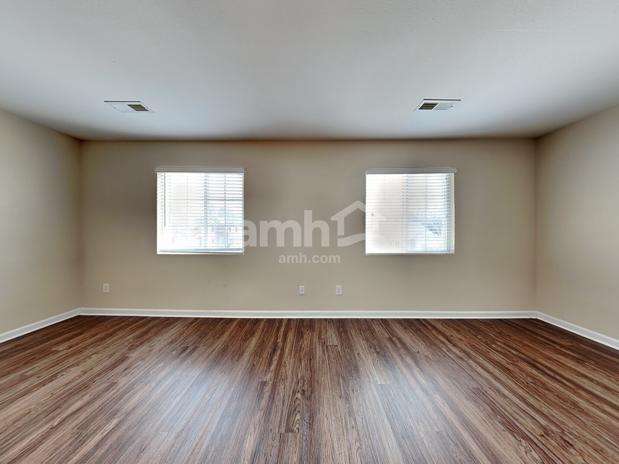 Building Photo - 502 Walnut Crossing Dr