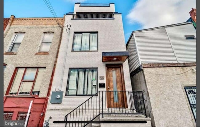 Building Photo - 2309 Dickinson St