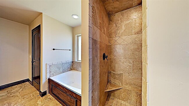 Building Photo - 13604 Gentry Dr