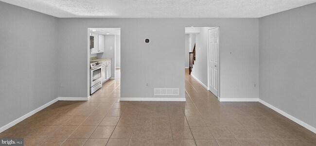 Building Photo - 6556 Pennacook Ct