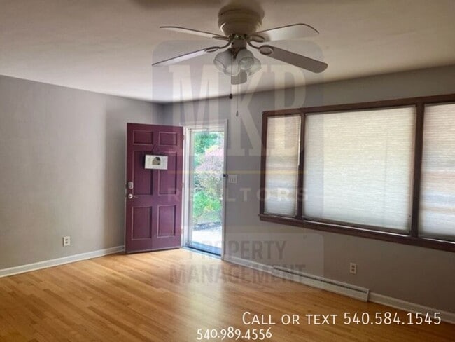 Building Photo - 3203 Ledgewood Ave