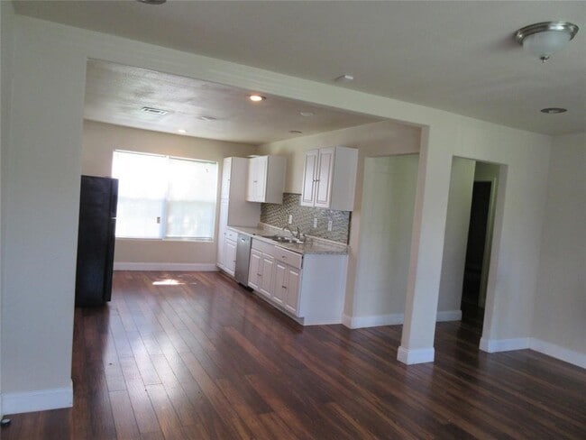 Building Photo - 10601 Murr Way