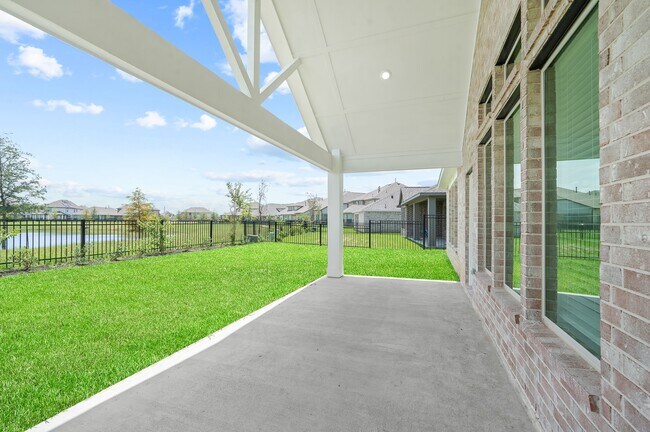 Building Photo - 832 Sarasota Shore Dr