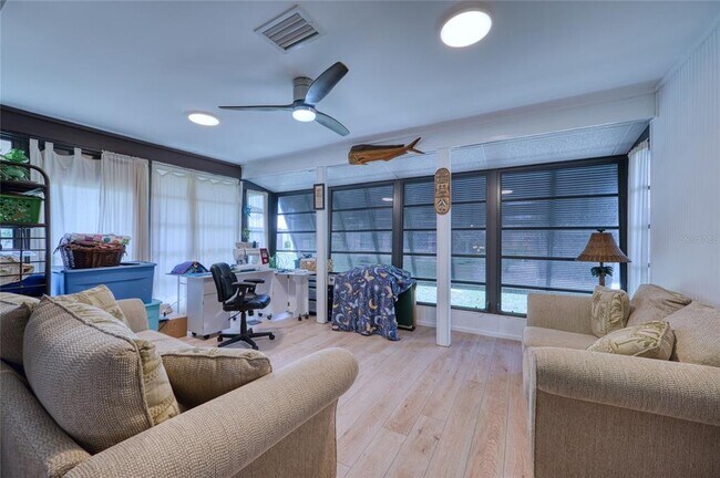 Building Photo - 76 Sandstone Cir