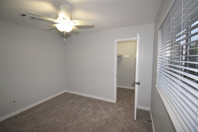 Building Photo - 18058 Brooknoll Dr