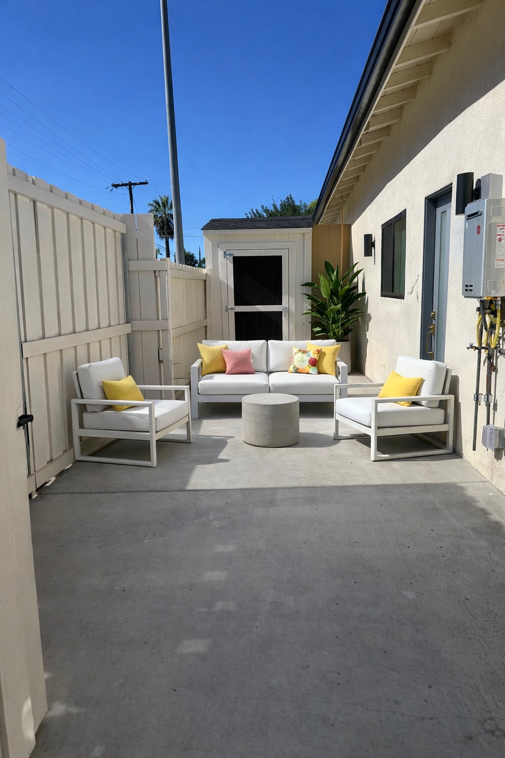 Building Photo - 6641 Glade Ave