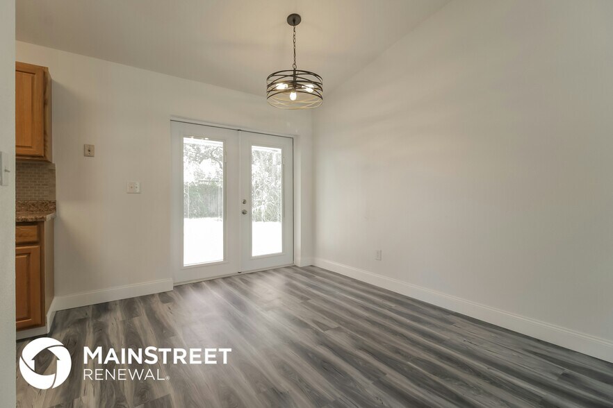 Building Photo - 4745 Greenhill St