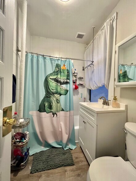 Building Photo - 614 Columbus Ave