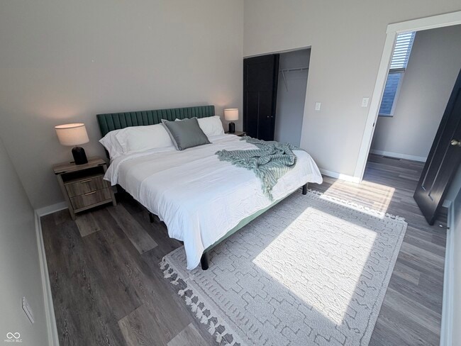 Building Photo - 656 N Beville Ave