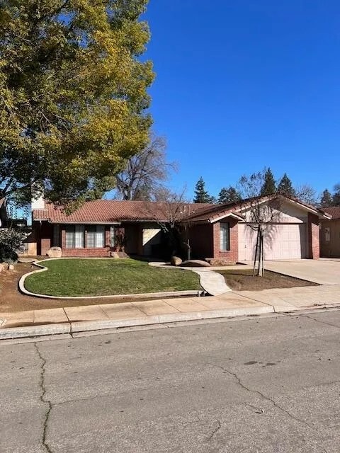 Primary Photo - 4150 W Menlo Ave