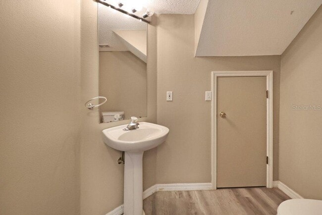 Building Photo - 7127 Waterside Dr