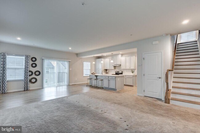 Building Photo - 112 Sherman Wy