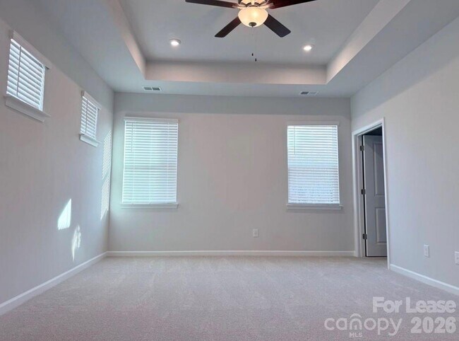 Building Photo - 3240 Laurel Brk Dr