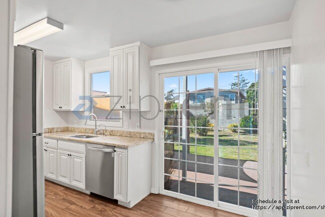 Building Photo - 431 42nd St