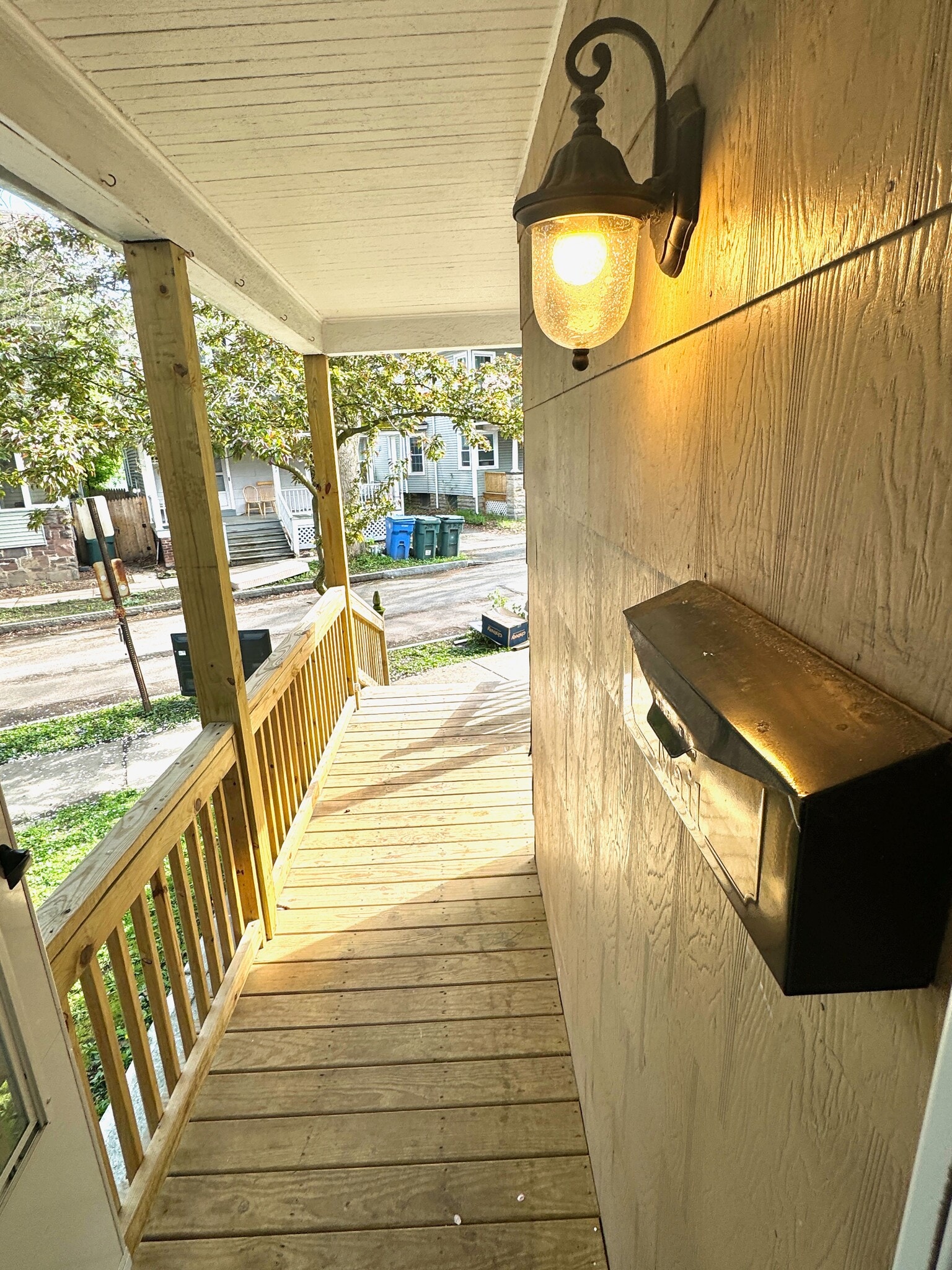 Private Entrance - 246-248 Richard St