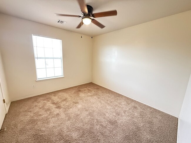 Building Photo - 2 bedroom Duplex in Catoosa, Small Pets welcome