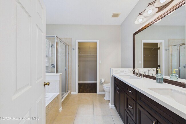 Building Photo - 551 Loxley Ct